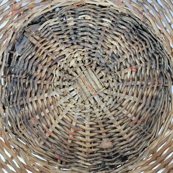 Vintage Wicker Basket Tan Natural Woven Rattan Round Handle Farmhouse Decor - Picture 11 of 16